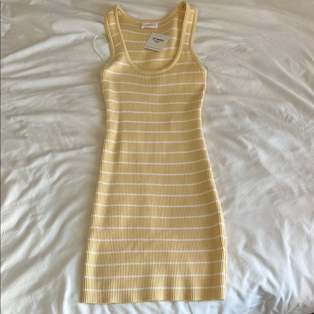 Bobbles and Lace - Striped Yellow and White mini dress size medium BRAND NEW